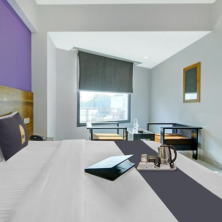 Super Townhouse Geetanjali Inn Gurgaon Zewnętrze zdjęcie