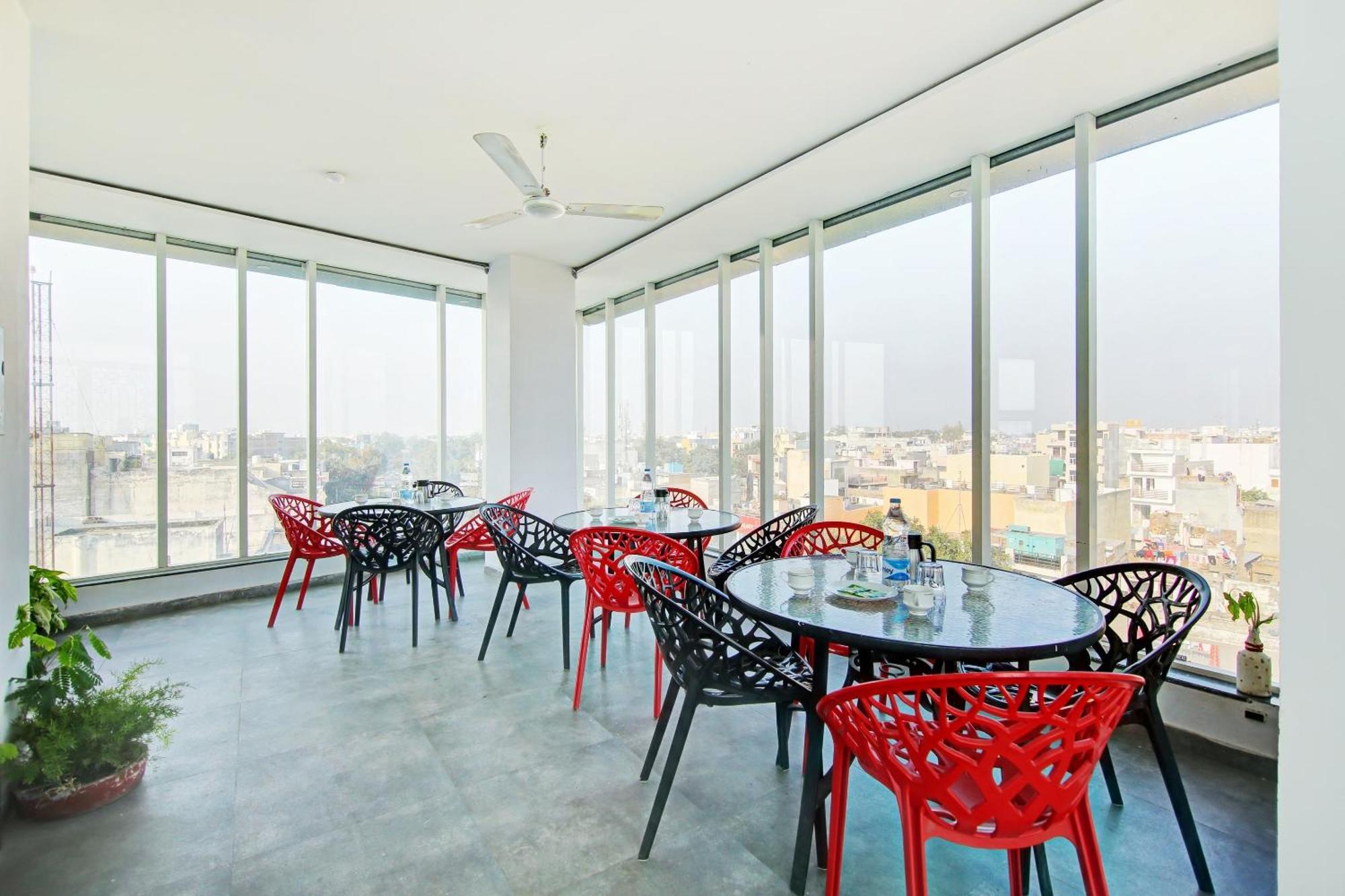 Super Townhouse Geetanjali Inn Gurgaon Zewnętrze zdjęcie