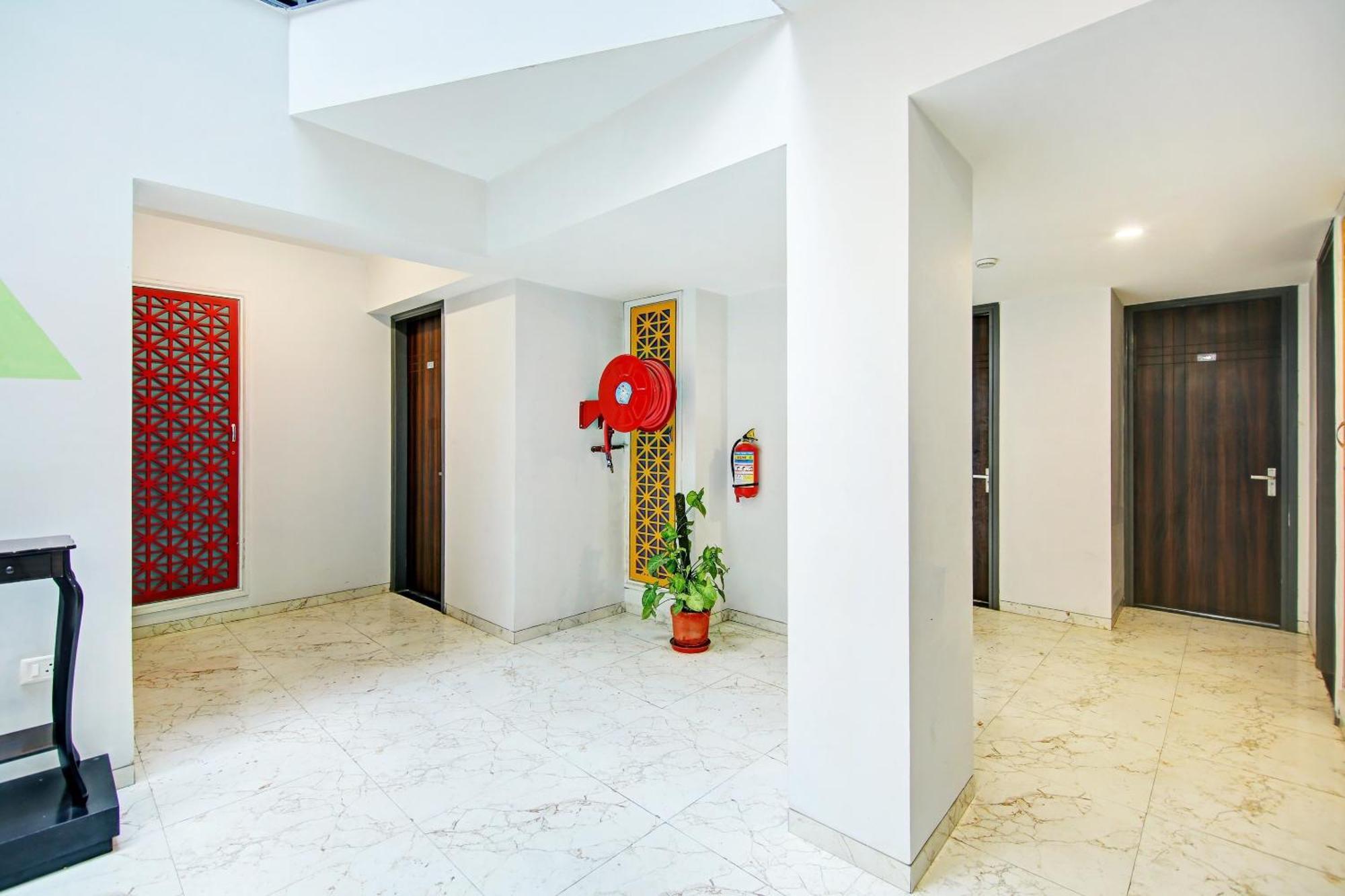 Super Townhouse Geetanjali Inn Gurgaon Zewnętrze zdjęcie